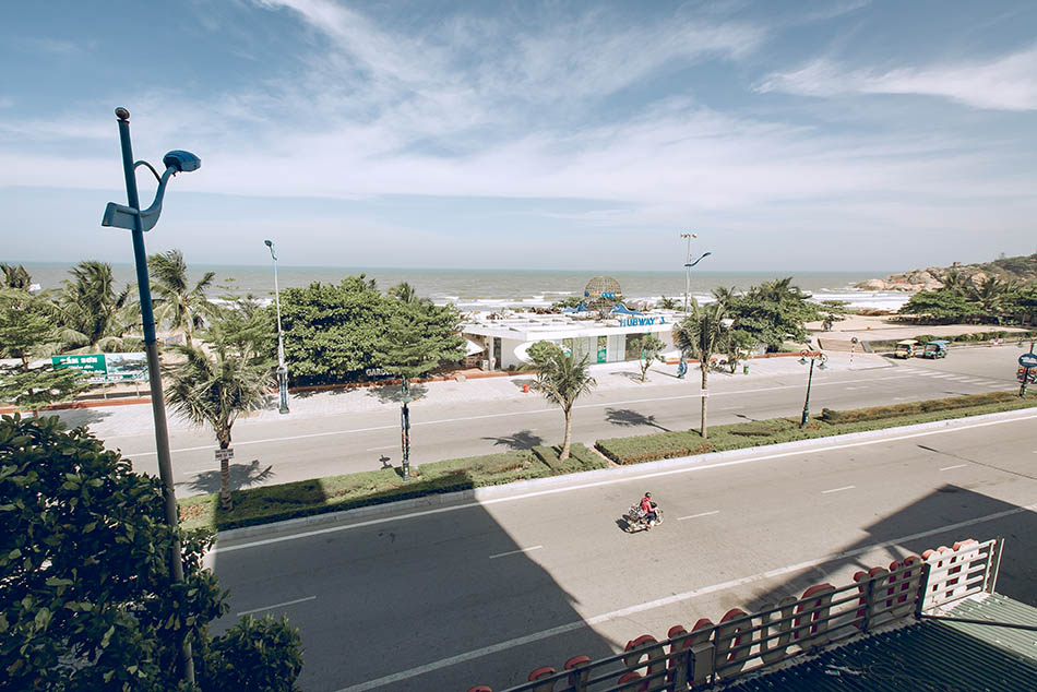 Khách Sạn Thùy Dương 2 View Biển – Bãi Tắm A Giáp Bãi B ( Click để xem chi tiết )